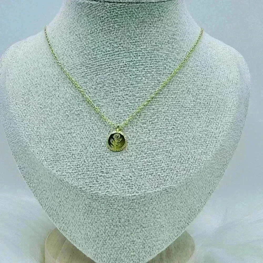 Dainty Elegant Rose Floral Round Pendant Necklace